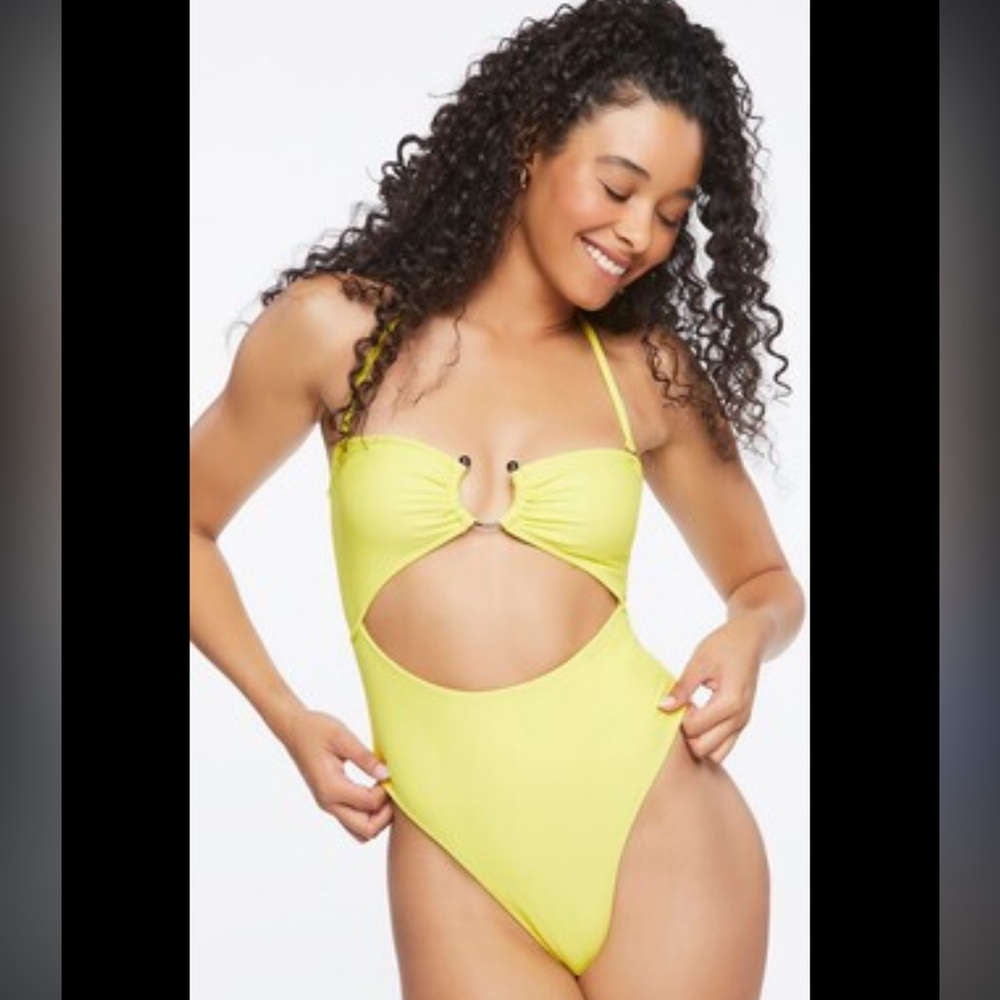 Forever 21 cut out O-ring one piece swimsuit